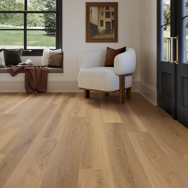 Everest Trail Room Scene